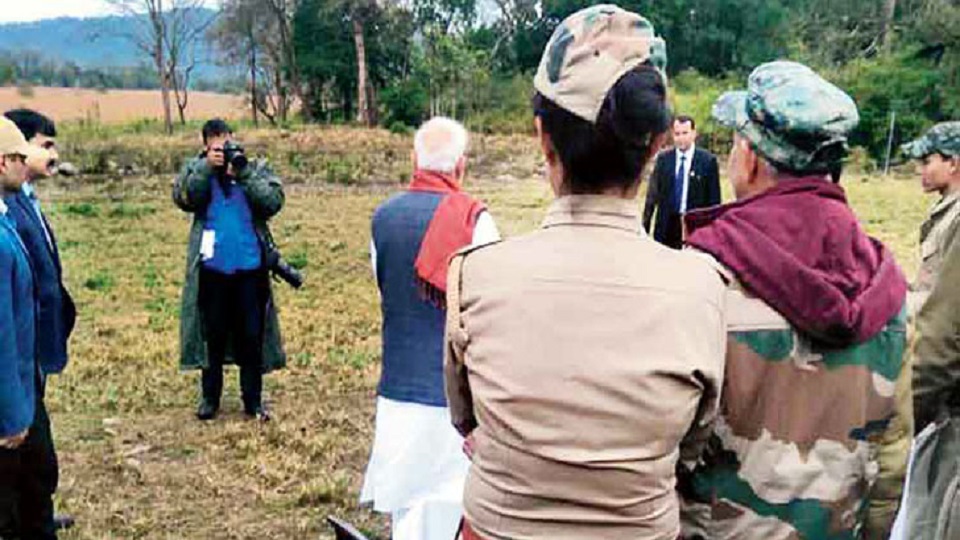 মোদি: বলিউডের চিত্রতারকা নাকি দেশের প্রধানমন্ত্রী?