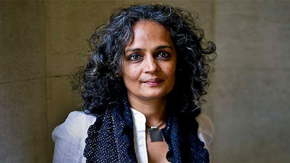 নিরাপত্তার কারণে রাজধানীতে অরুন্ধতী রায়ের সভা বন্ধ