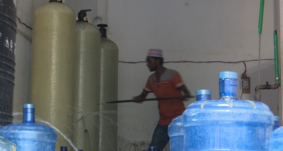 অস্বাস্থ্যকর পানি বিক্রি বন্ধে বিএসটিআইয়ের অভিযান