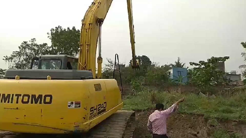 তৃতীয় দিনে বিআইডব্লিউটিএ’র উচ্ছেদ অভিযান চলছে