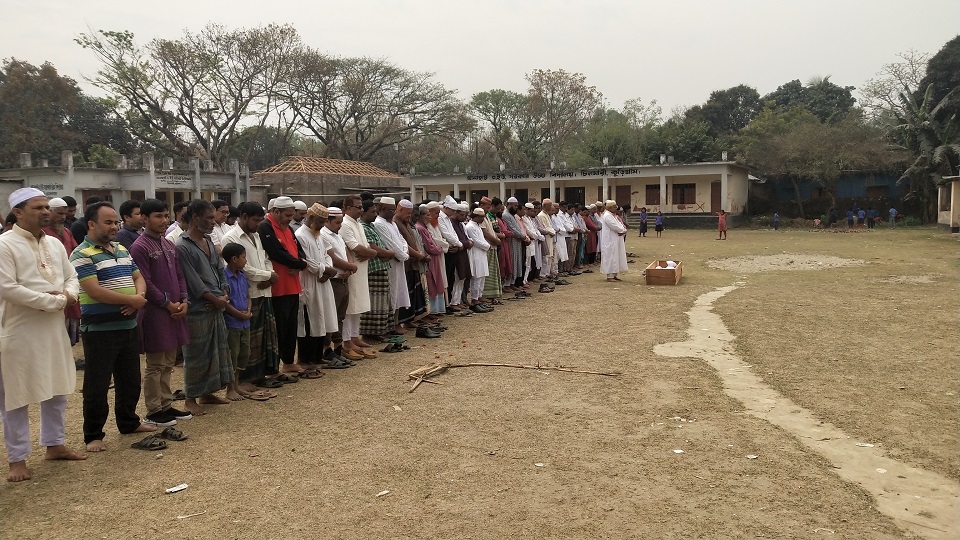 শিল্পী ও সাংবাদিক রাজা’র দাফন সম্পন্ন