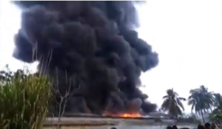 সিঙ্গারের গোডাউনে ভয়াবহ আগুন