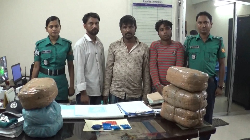 টঙ্গীতে মাদকসহ আটক ৩