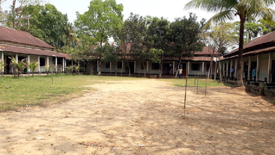 চারঘণ্টায় ভোট পড়েনি একটিও!