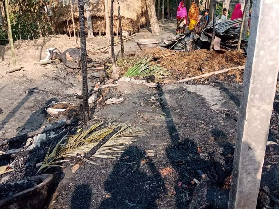 গরু বাচাঁতে গিয়ে আগুনে পুড়ে গৃহবধূর মুত্যু