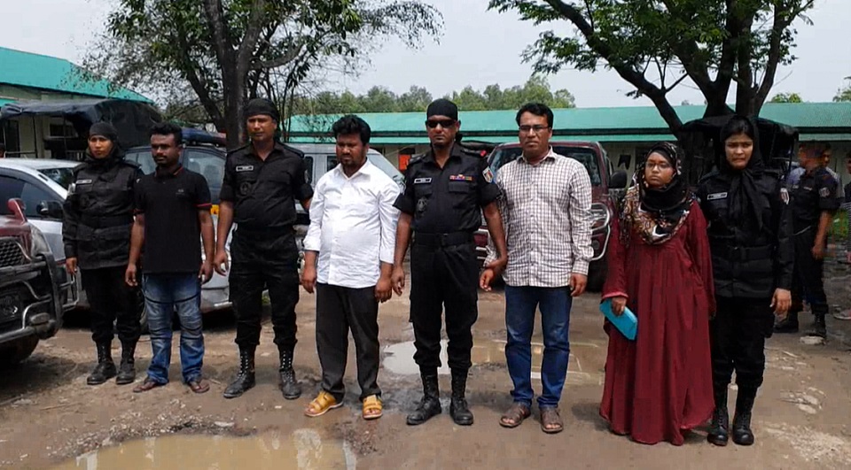 গাজীপুর ইয়াবা-নগদ টাকাসহ ৪ মাদক ব্যবসায়ী আটক