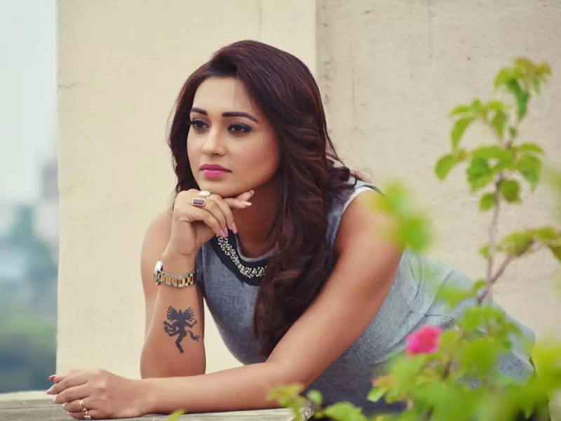 কত কোটির মালিক মিমি?