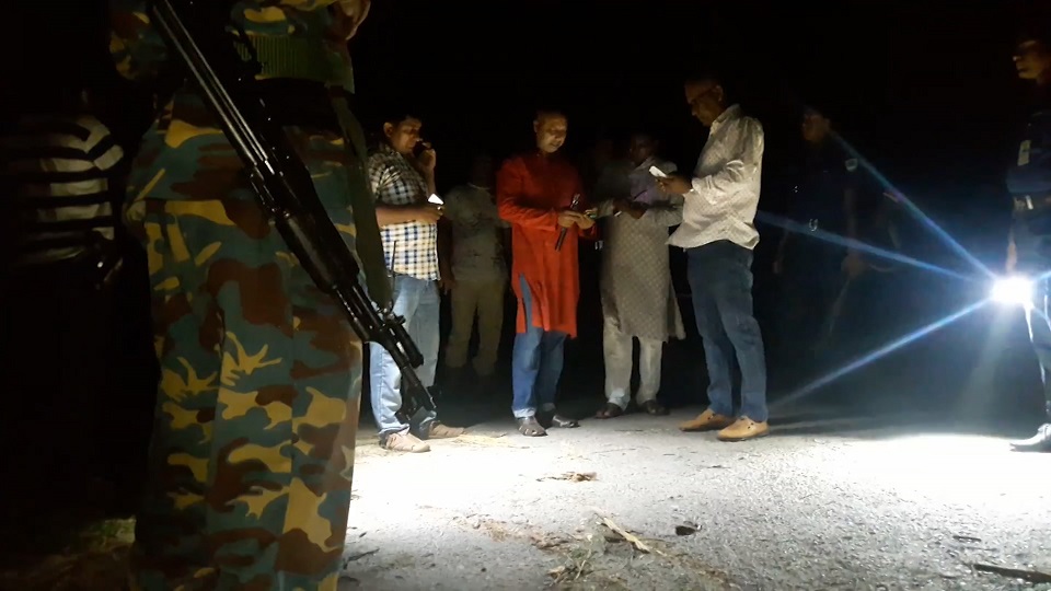 চুয়াডাঙ্গায় উপজেলার চেয়ারম্যানের গাড়িতে ডাকাতি