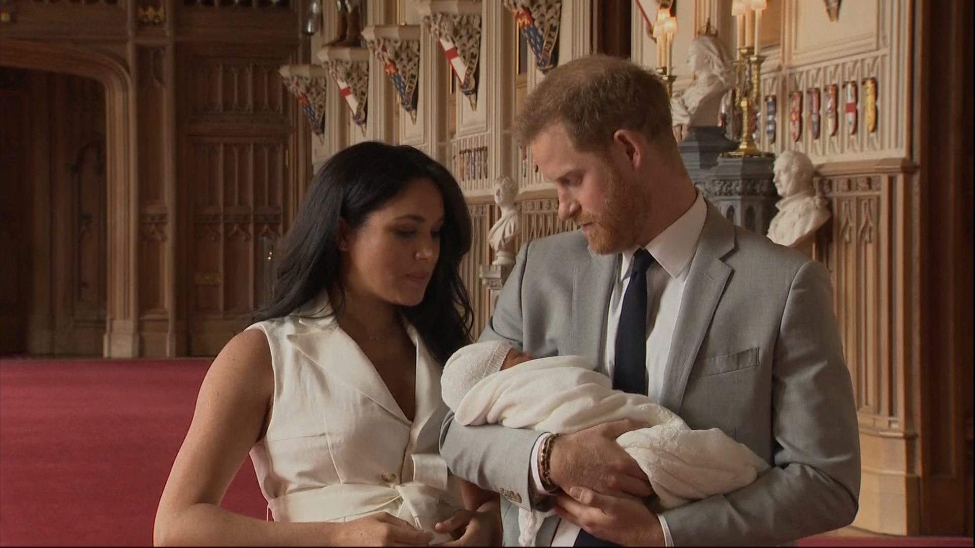 জনসম্মুখে প্রিন্স হ্যারির পুত্র