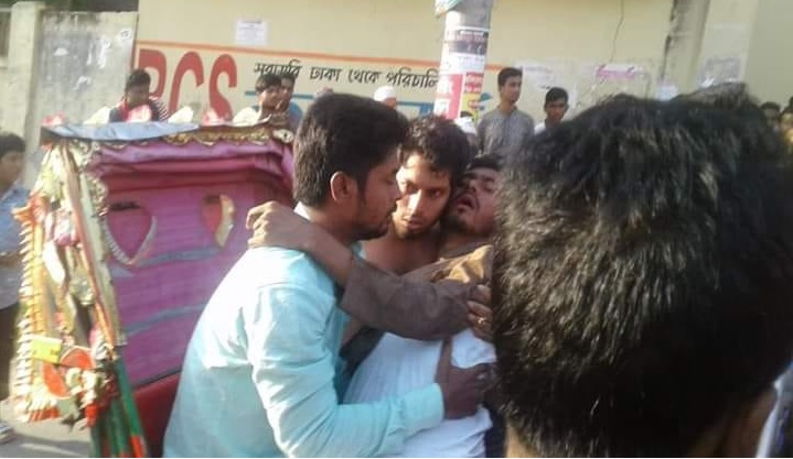 বগুড়ায় ভিপি নুরের ওপর ছাত্রলীগের হামলা, সাংবাদিকসহ আহত ৫