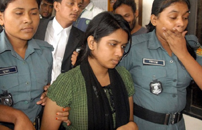 নিজের সেলে রোজা রাখছেন, নামাজ পড়ছেন ঐশী