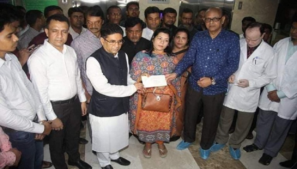 এটিএম শামসুজ্জামানকে ১০ লাখ টাকার অনুদান দিলেন প্রধানমন্ত্রী