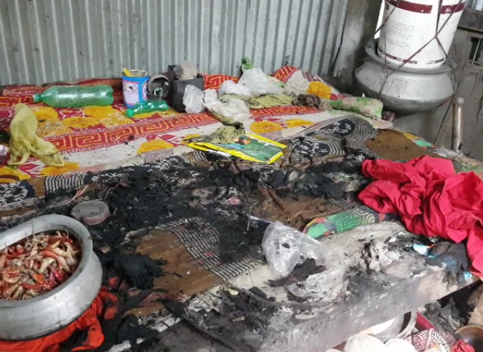 নারায়ণগঞ্জে হত্যার পর বৃদ্ধাকে পুড়িয়ে দিলো দুর্বৃত্তরা