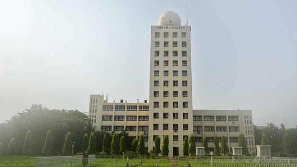 ফণি আসার আগেই আবহাওয়া অধিদফতরের ওয়েবসাইট অচল