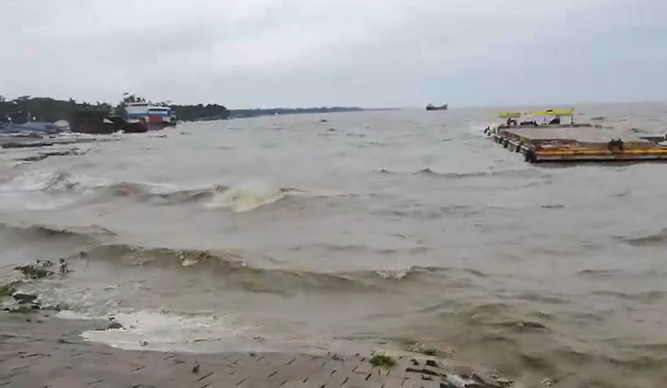 ঘূর্ণিঝড় ‘ফণি’ চলাকালীন জরুরি যোগাযোগ নম্বর