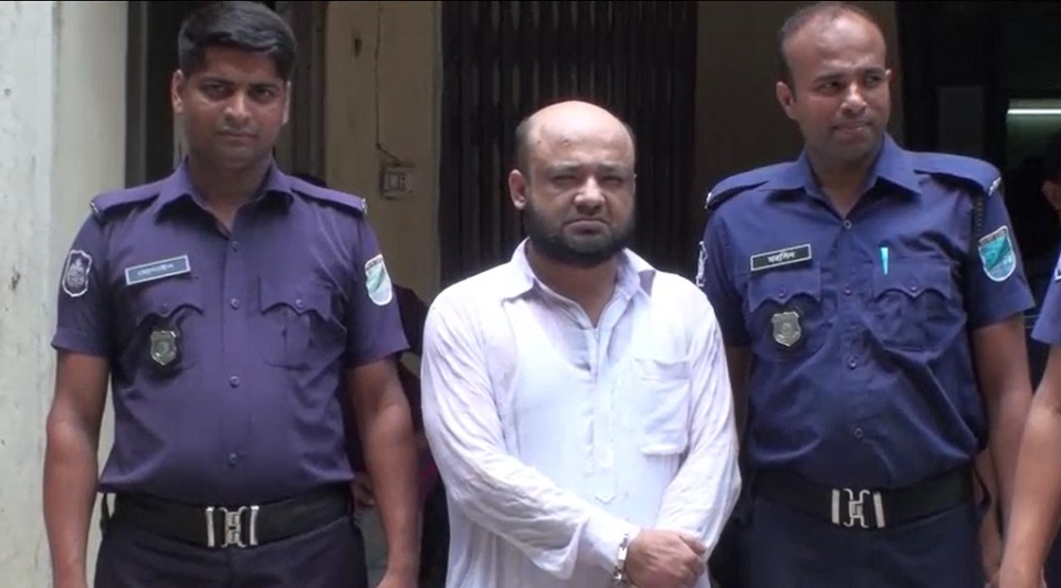 ধর্মের অপব্যাখ্যা দিয়ে ৩ নারীকে ধর্ষণ; কথিত পীর গ্রেফতার