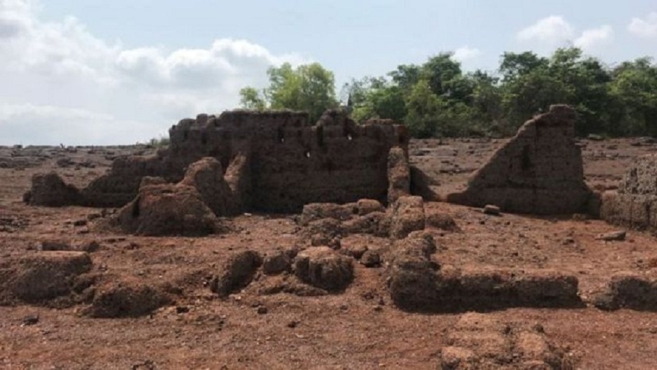 ভারতে যে গ্রাম ১১ মাস থাকে পানির নিচে!