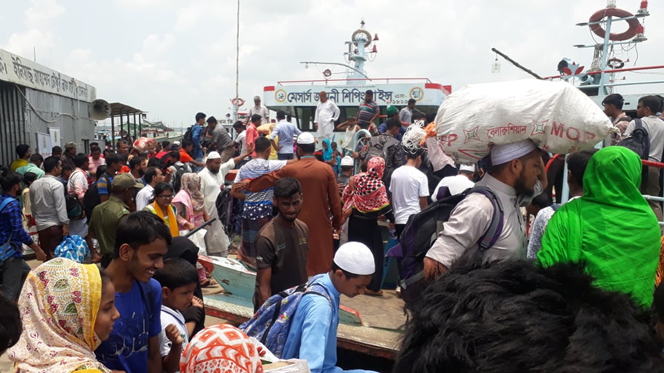 আজও কাঁঠালবাড়ি-শিমুলিয়া রুটে যাত্রীদের ভিড়