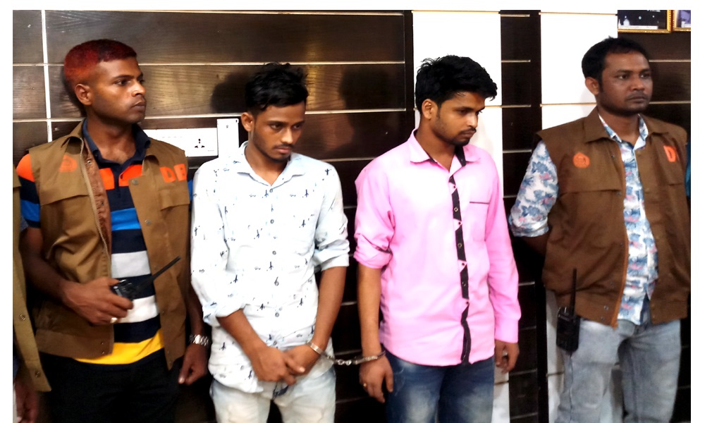 অভিনব পন্থায় ভাই-বোনের সম্পর্ক গড়ে অপহরণ!