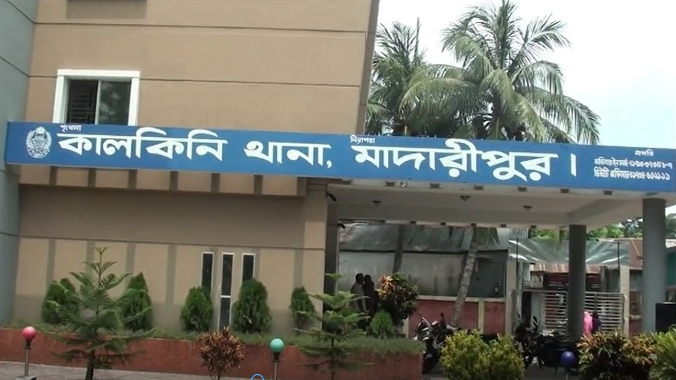 মাদারীপুরে পূর্ব শত্রুতার জের ধরে প্রতিপক্ষের হামলায় নিহত ১
