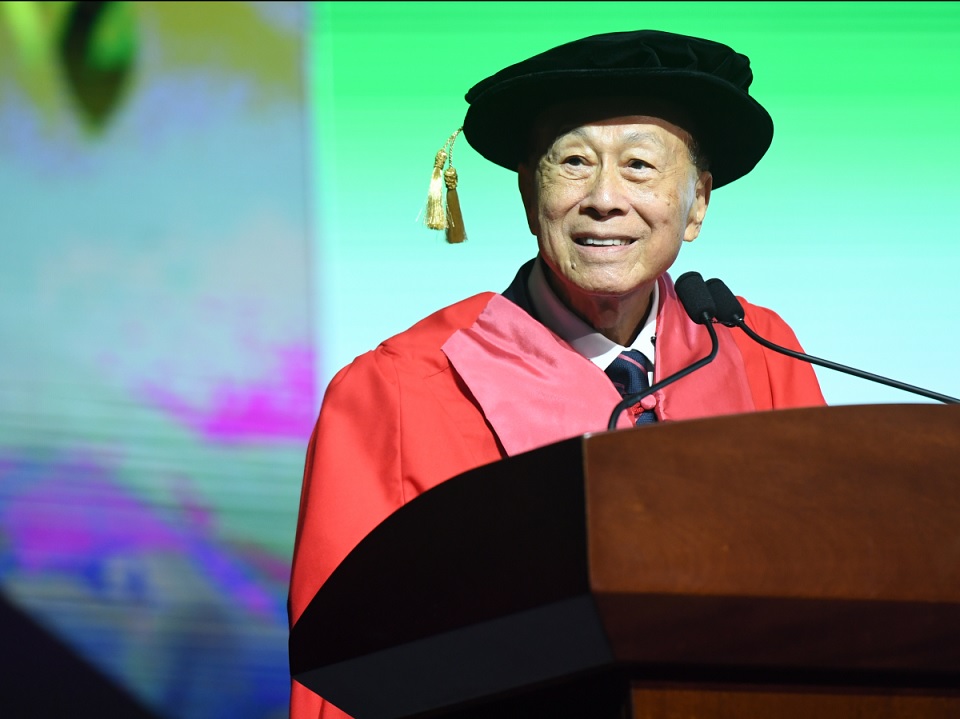 চীনা ছাত্রদের পড়ার খরচ দেবেন হংকংয়ের সুপারম্যান