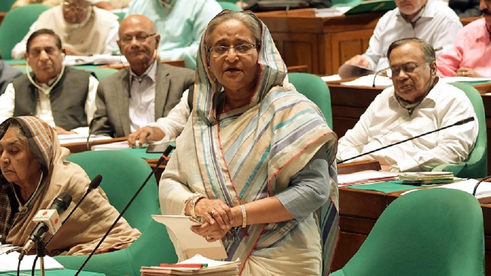 ব্যাংকে টাকা আছে, তবে লুটে খাওয়ার টাকা নেই: প্রধানমন্ত্রী