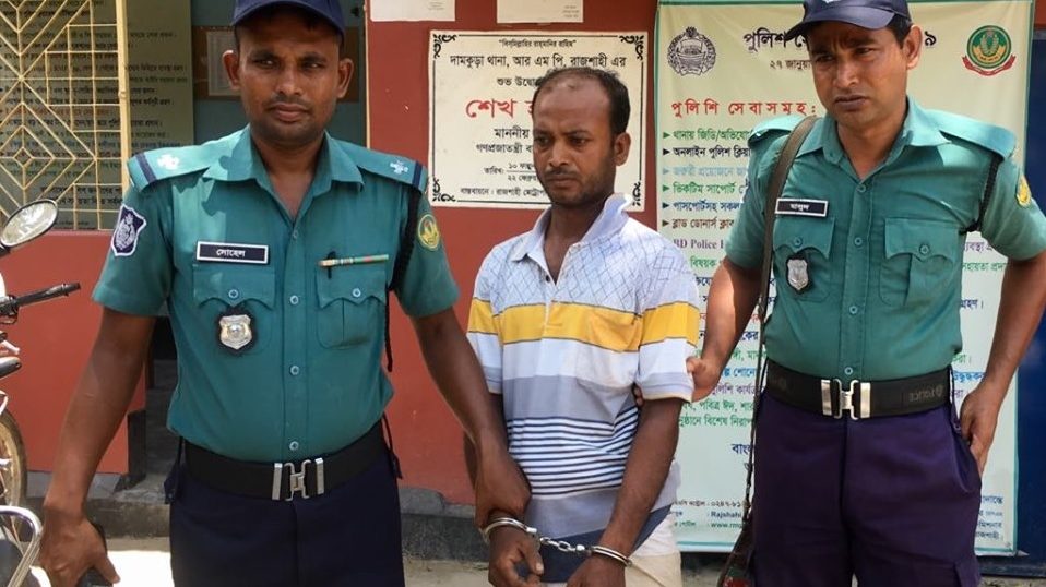 পরকীয়া: স্ত্রীকে জবাই করে থানায় গেলেন স্বামী
