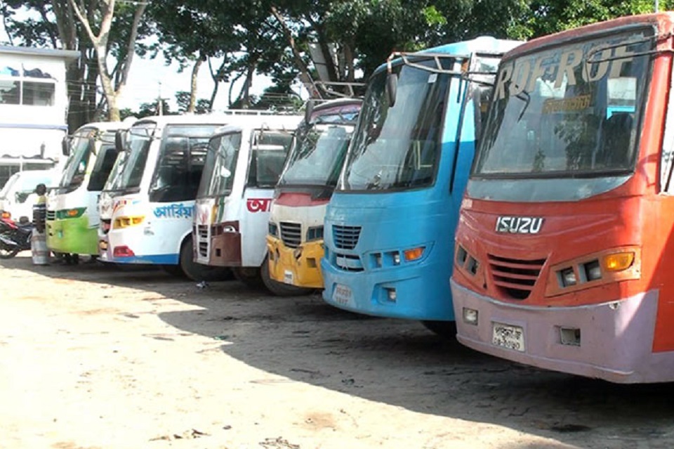 সিরাজগঞ্জে পরিবহন ধর্মঘট চলছে