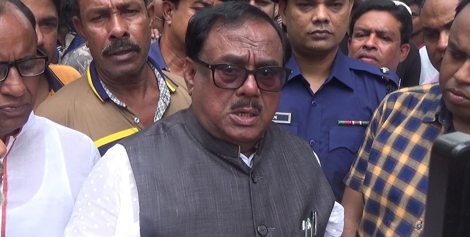 প্রয়োজনে কৃষকের কাছ থেকে আরও ধান কিনবে সরকার : খাদ্যমন্ত্রী