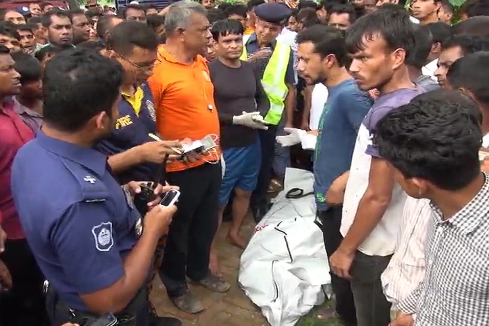 ধলেশ্বরী নদীতে নিখোঁজ ৩ শিক্ষার্থীর মধ্যে ১ জনের লাশ উদ্ধার