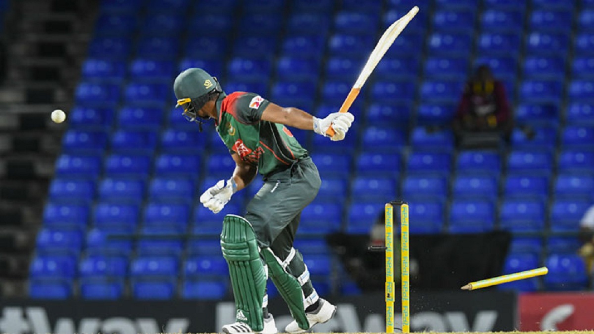 ব্যাটিং বিপর্যয়ে বাংলাদেশ