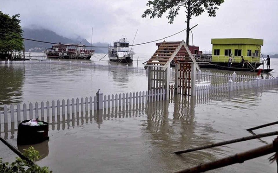 ভারতে বন্যা পরিস্থিতির অবনতি, নিহত ৩