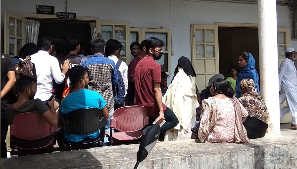 প্রথম দিনেই ‘হ্যাং’ ঢাবির প্লাটিলেট গণনা যন্ত্র!