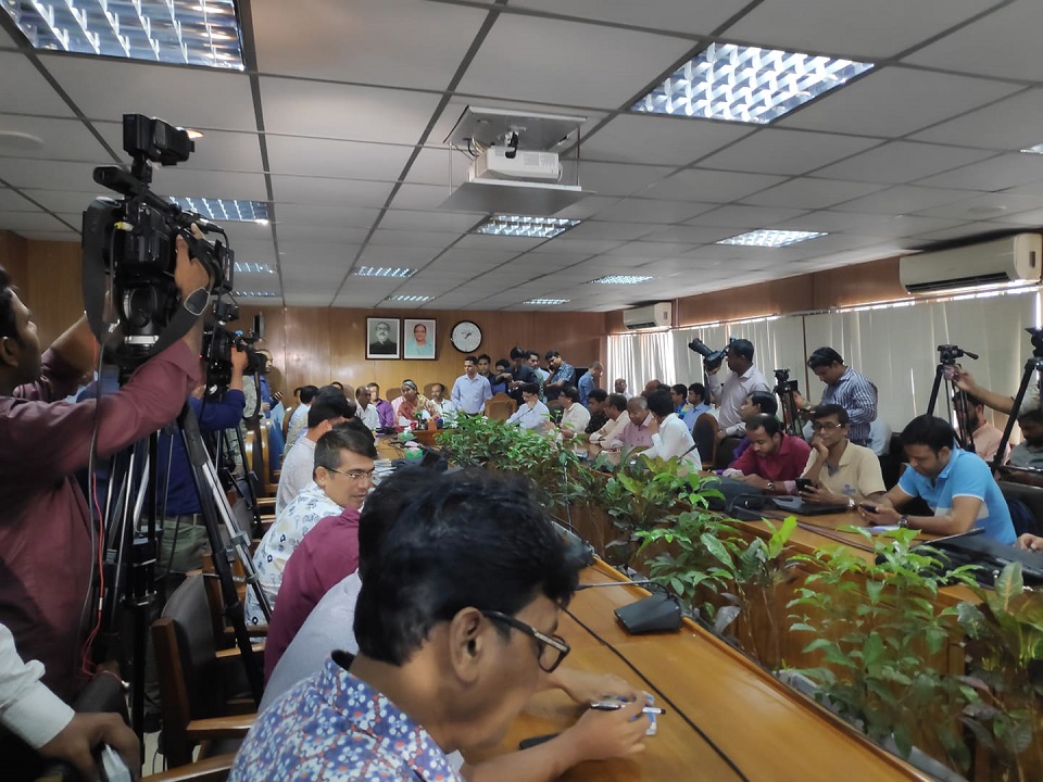 অকৃতকার্য হওয়া মানেই জীবন শেষ নয়: দীপু মনি