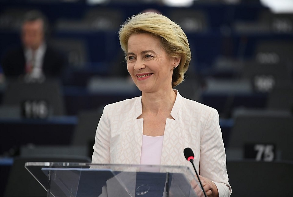 ইইউ কমিশনের প্রথম নারী প্রেসিডেন্ট হলেন জার্মানির উরসুলা