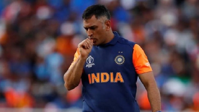 ফিনিশার ধোনি-যাদবের ব্যাটিংয়ে হতাশ ভোগলে