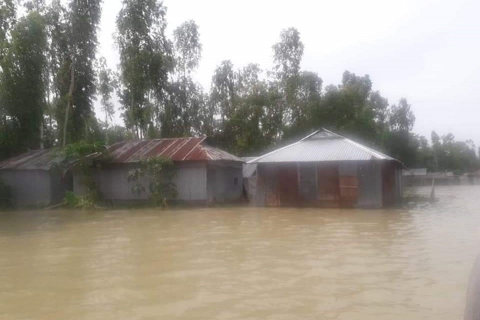 বিপদসীমার উপরে তিস্তা, ব্রহ্মপুত্র ও ঘাঘট নদীর পানি, ৪০ গ্রাম প্লাবিত