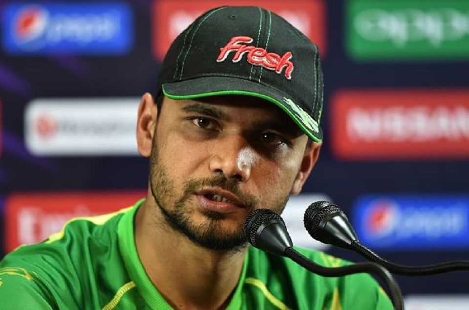 দেশে ফিরে অবসরের ব্যাপারে সিদ্ধান্ত নেবেন মাশরাফী