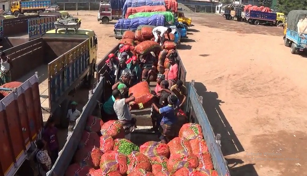 হিলি স্থলবন্দর দিয়ে কাঁচামরিচ আমদানি শুরু