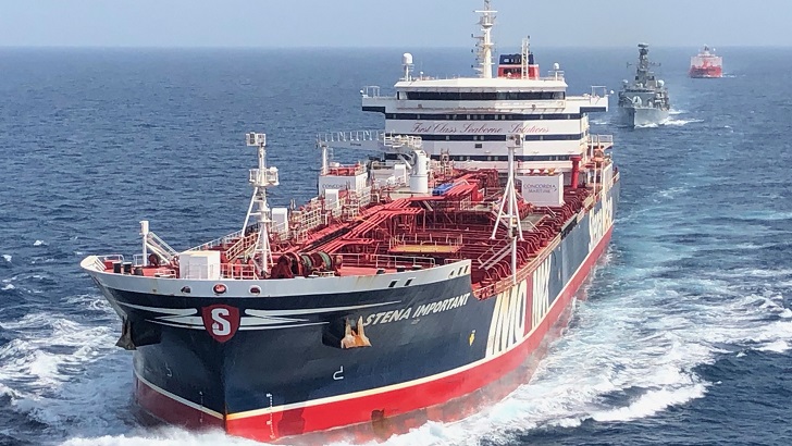 জব্দ জাহাজের ৯ ভারতীয় ক্রুকে ছেড়ে দিল ইরান