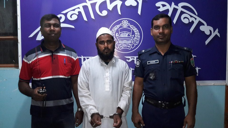 চুয়াডাঙ্গায় মাদ্রাসা ছাত্রকে বলাৎকারে অভিযুক্ত শিক্ষক গ্রেফতার