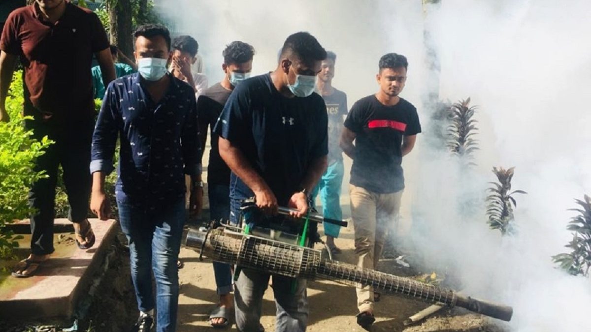 মানিকগঞ্জে ছাত্রলীগের মশক নিধন অভিযান