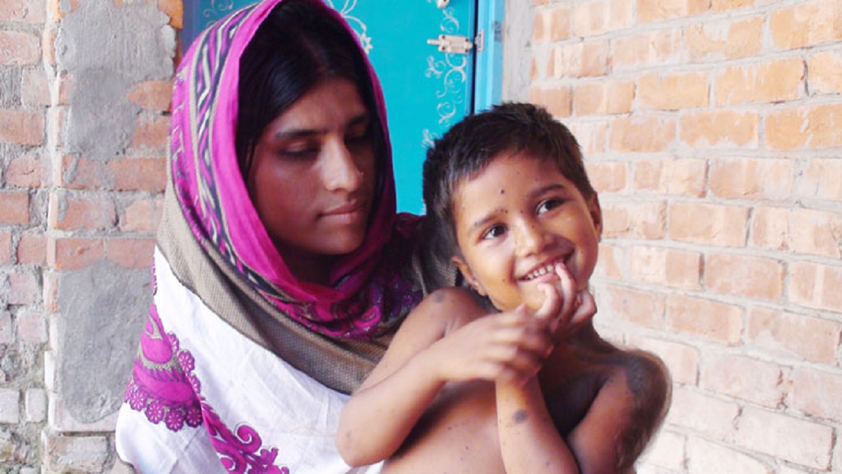 লোমে ভরে যাচ্ছে তাসফিয়ার শরীর