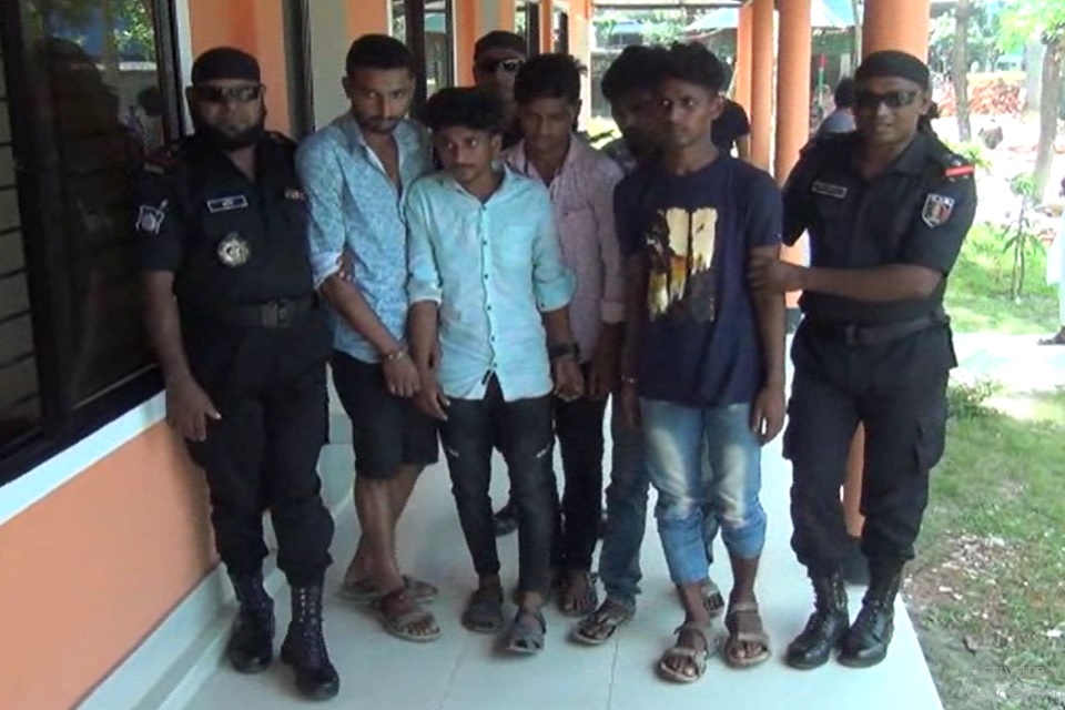 দেশীয় অস্ত্রসহ ডাকাত চক্রের ৭ সদস্য আটক