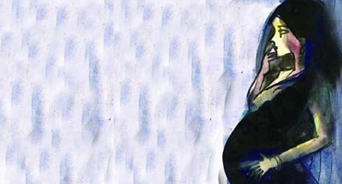 তৃতীয় শ্রেণির ছাত্রী অন্তঃসত্ত্বার অভিযোগ, অজ্ঞাত ব্যাক্তির নামে মামলা