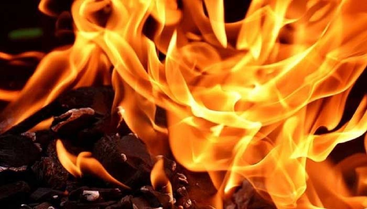 গাইবান্ধায় গ্যাসের আগুনে দ্বগ্ধ স্বামীর মৃত্যু, স্ত্রী চিকিৎসাধীন