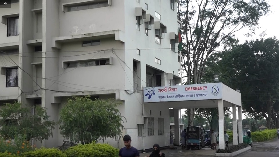 কিশোরগঞ্জে পিকআপ ভ্যান চাপায় নিহত ৩, আহত ৪