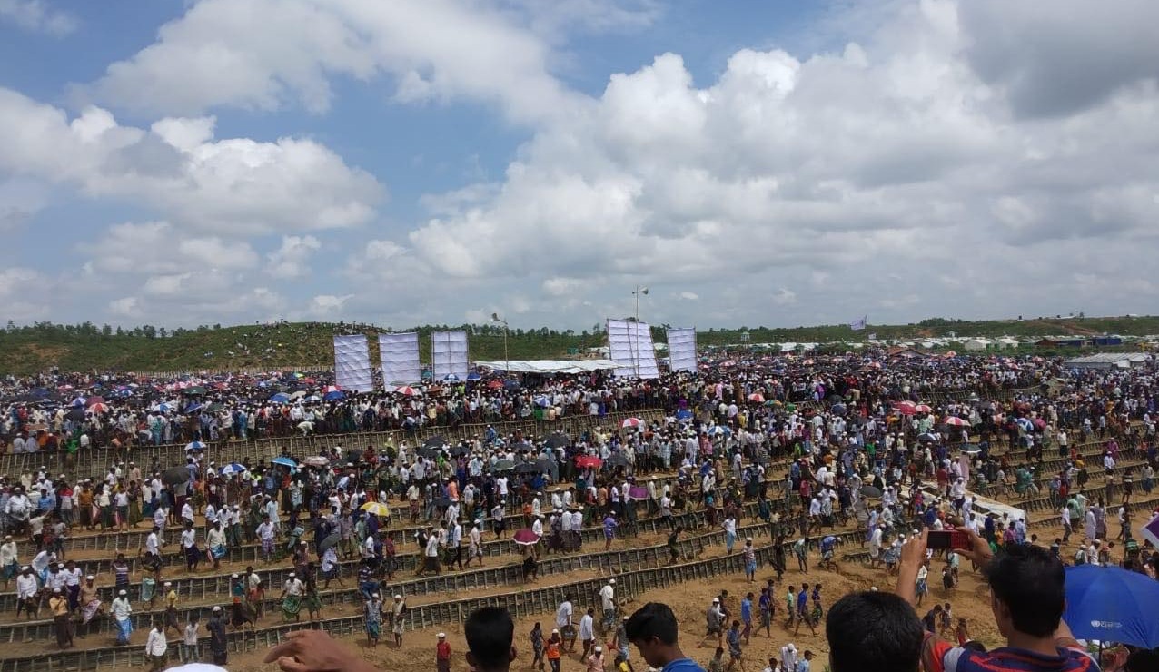 রোহিঙ্গা কন্যার কান ফোঁড়ানো অনুষ্ঠানে এলাহি কারবার!