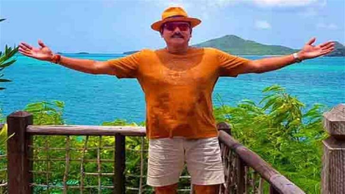 রবি শাস্ত্রীর এখন গরম জুস খাওয়ার সময়!