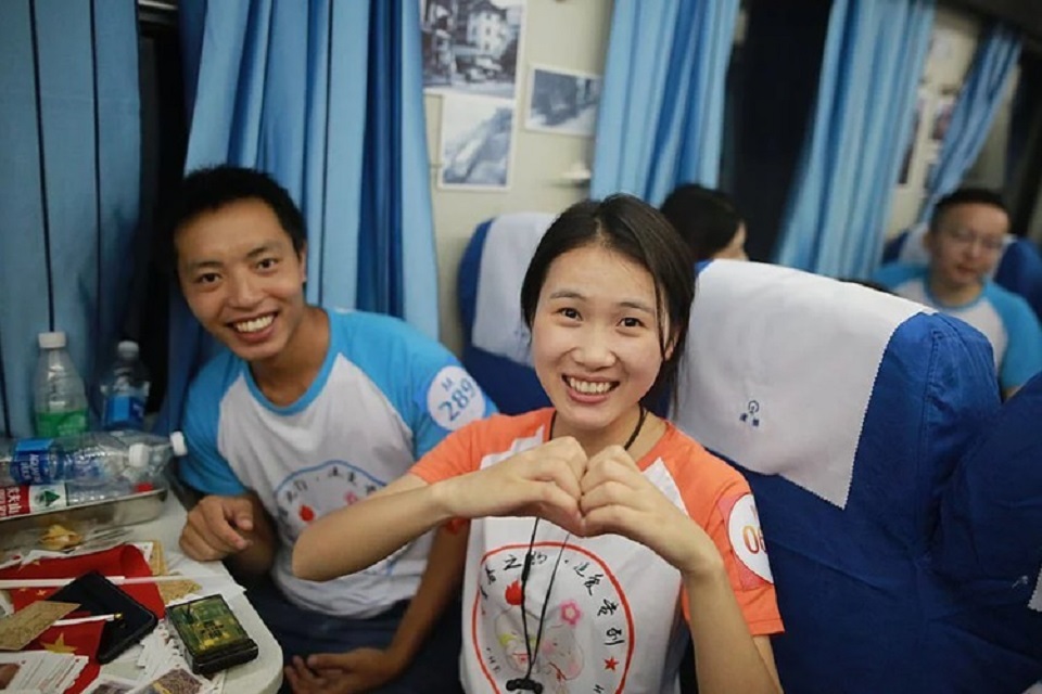 সিঙ্গেলদের সঙ্গী খুঁজে দিতে লাভ এক্সপ্রেস ট্রেন